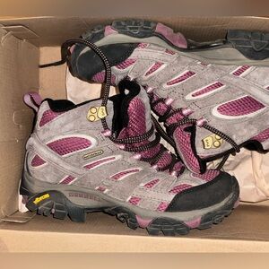 Merrel Moab mid hiking boot